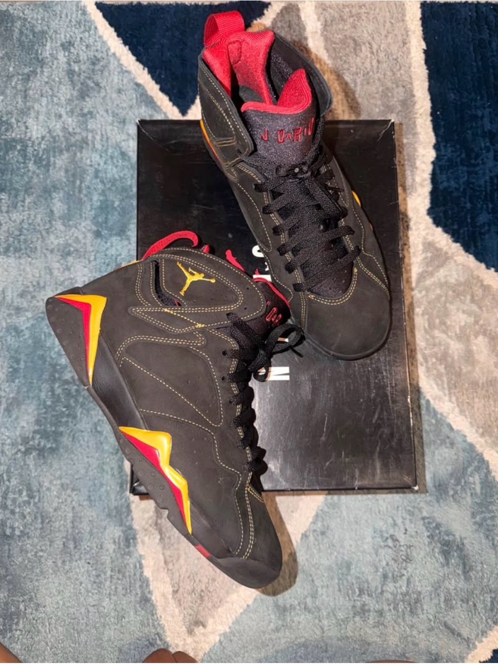 Retro Jordan Citrus 7 Men’s - Sneakers - Black/Red/Yellow